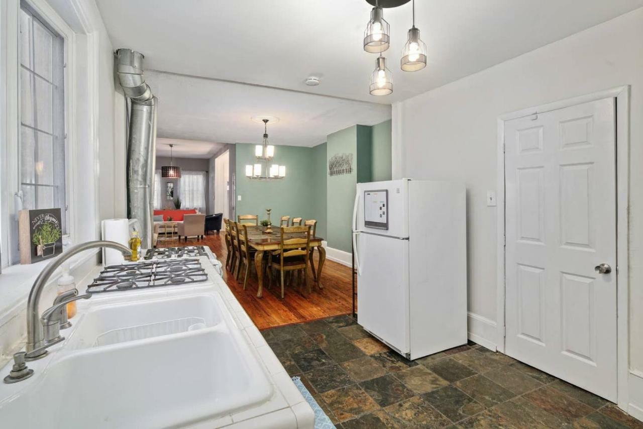 Charming Fishtown Retreat-patio